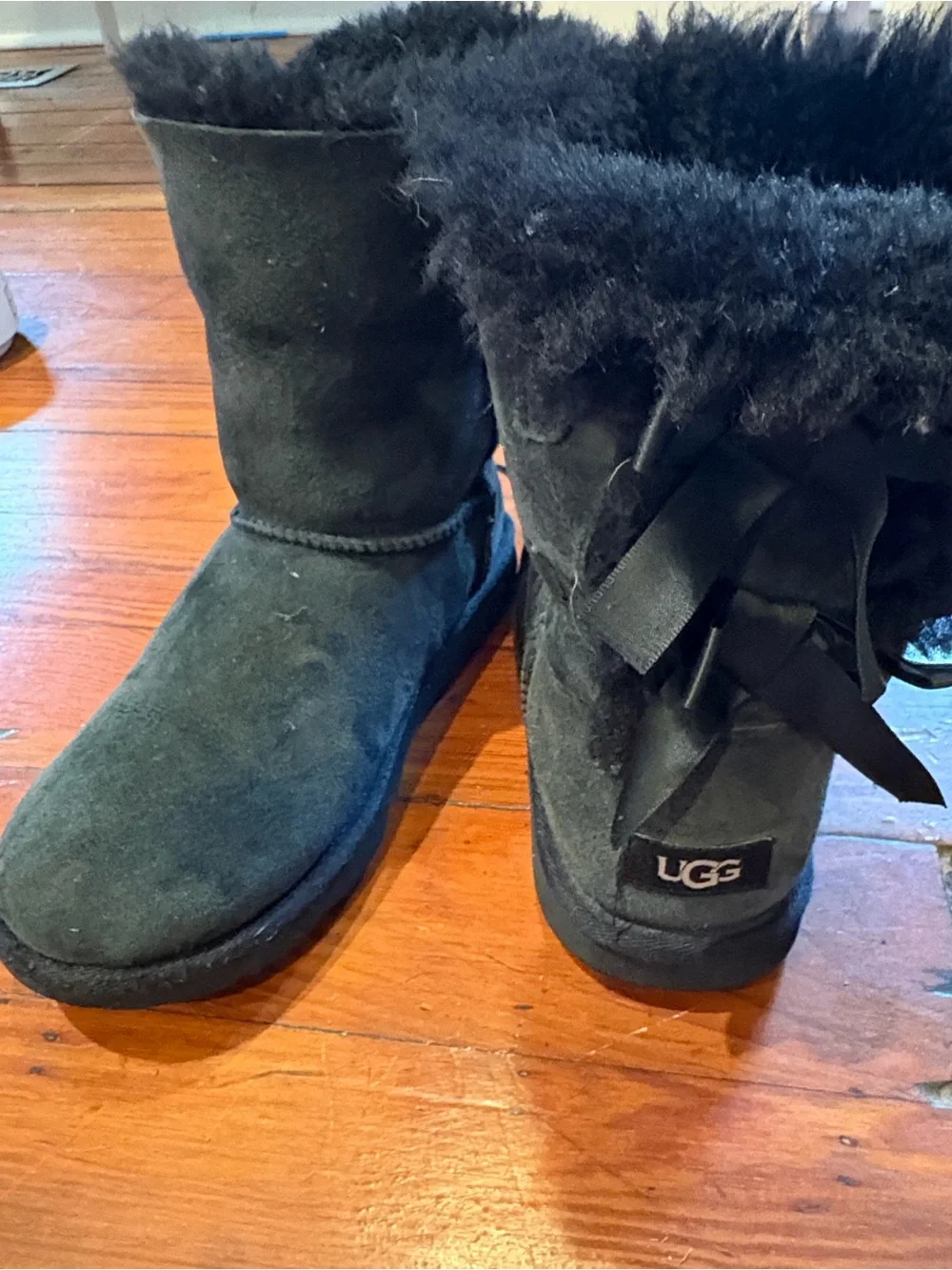 UGG Kids Bailey Bow II Boots Black - Size 5Y Fits Womens 6.5 to 7